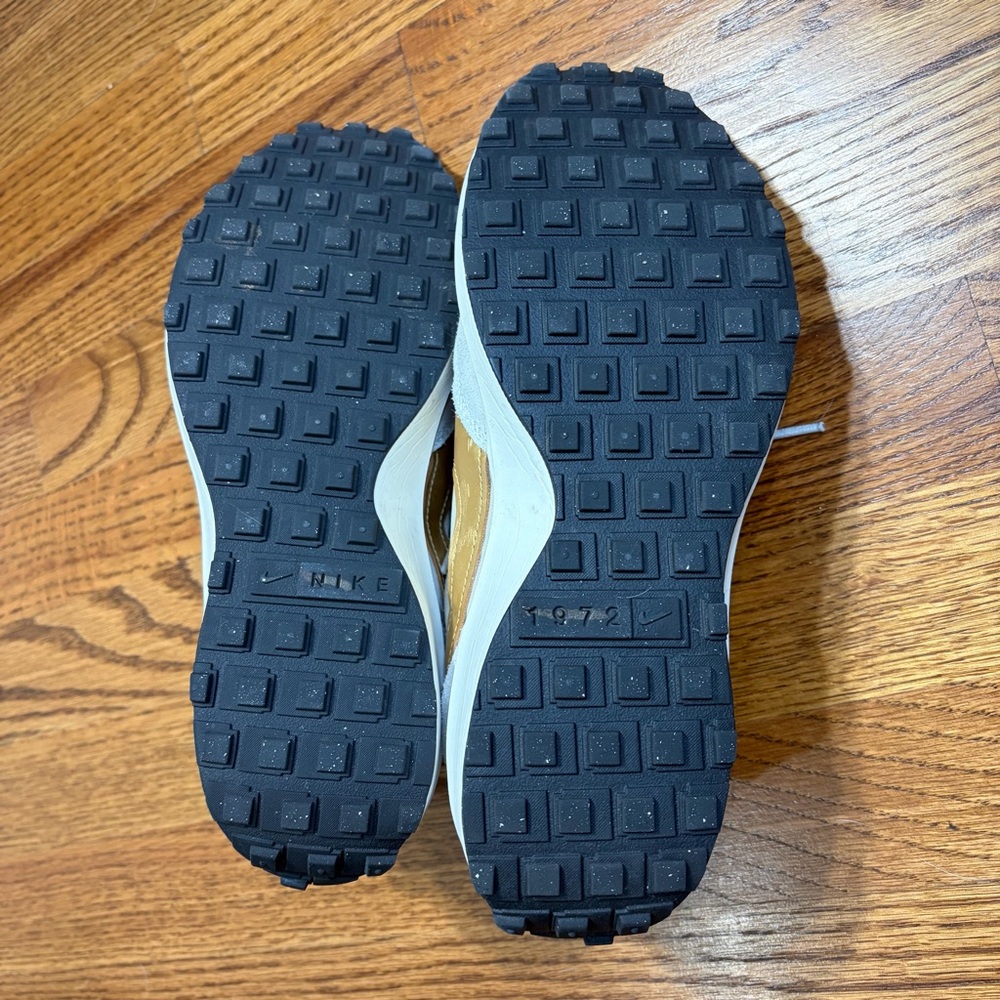Nike Waffle Debut Running Shoe - Off-White & Gold - Picture 9 of 11